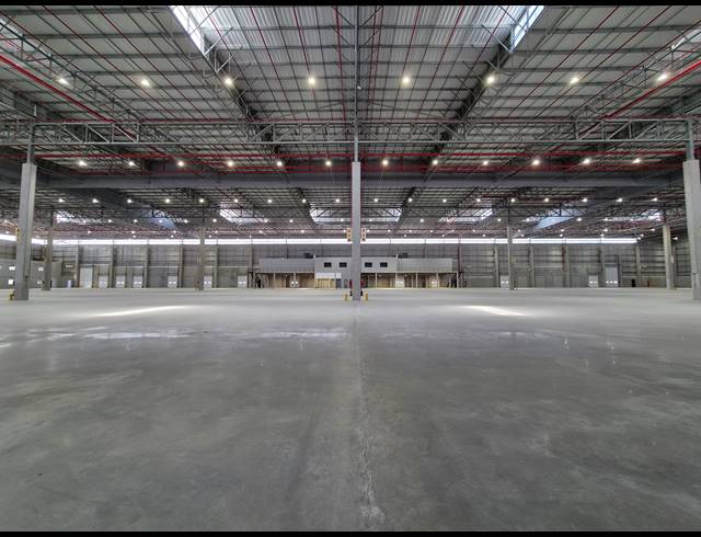 18,756M² WAREHOUSE TO LET IN LONGLAKE